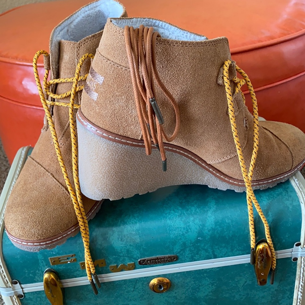 TOMS Wedge Bootties